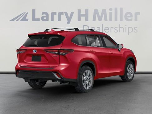 New 2026 Toyota Highlander Limited image 2