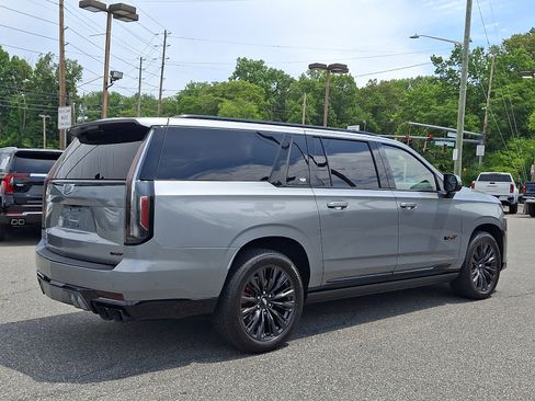 Certified 2024 Cadillac Escalade ESV V w/ LPO, ONYX Package AWD/4WD image 6