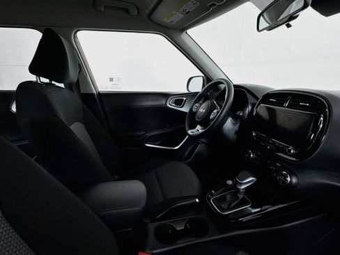 Used 2025 Kia Soul S FWD image 48