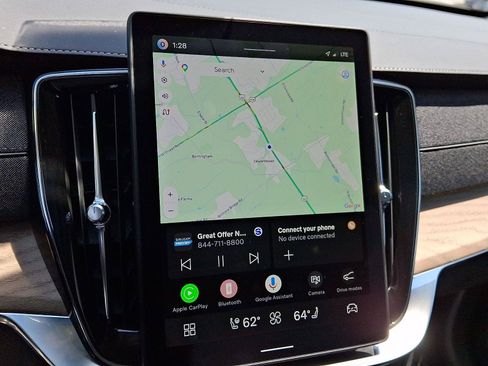 Certified 2025 Volvo XC90 B6 Plus AWD/4WD image 17