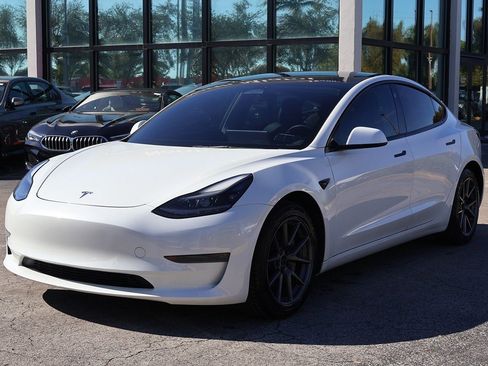 Used 2022 Tesla Model 3 Long Range image 8