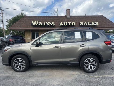 Used 2020 Subaru Forester Premium AWD/4WD image 1