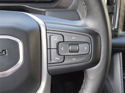 Used 2023 GMC Yukon Denali image 24