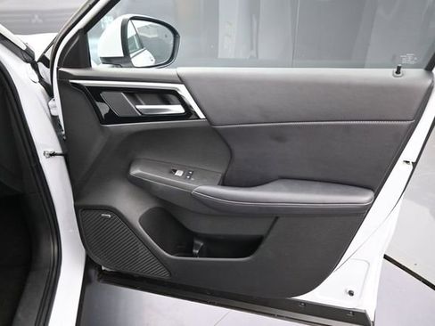 Used 2025 Mitsubishi Outlander SE FWD image 33