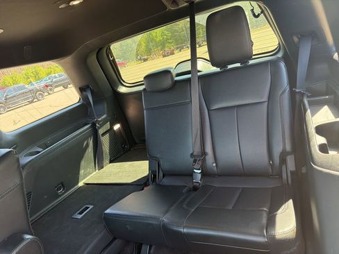 Used 2020 Ford Expedition XLT w/ Equipment Group 202A AWD/4WD image 9