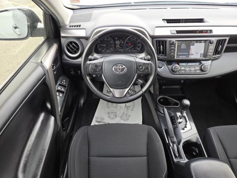 Used 2018 Toyota RAV4 XLE image 25