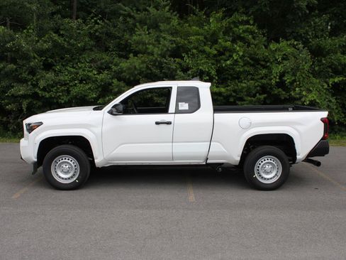 New 2026 Toyota Tacoma SR w/ SR Upgrade Package AWD/4WD image 5
