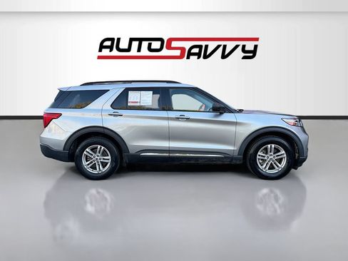 Used 2021 Ford Explorer XLT w/ Equipment Group 202A RWD image 8
