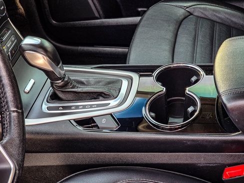 Used 2018 Ford Edge SEL w/ Equipment Group 201A image 17