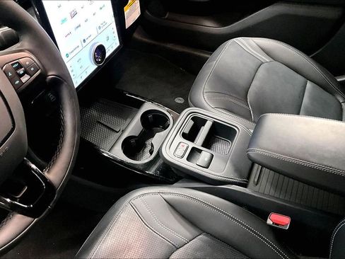 Used 2025 Ford Mustang Mach-E Premium image 8