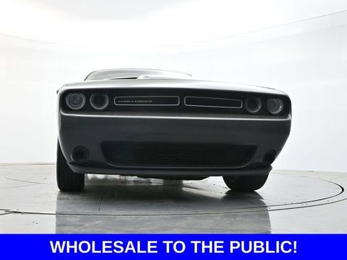 Used 2017 Dodge Challenger SXT RWD image 27