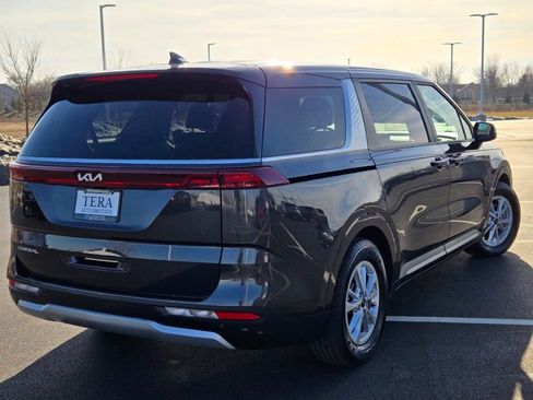 Used 2024 Kia Carnival LX image 9