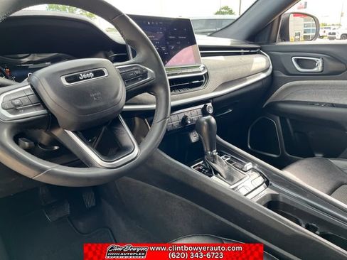 Used 2024 Jeep Compass Latitude AWD/4WD image 13