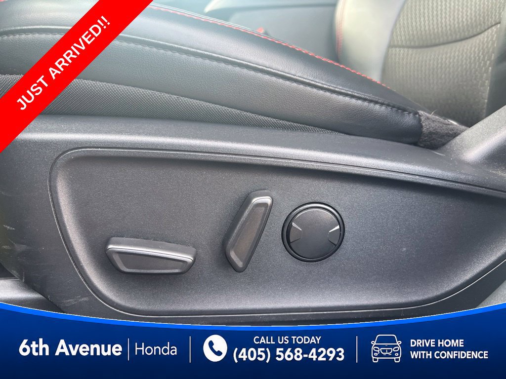 Used 2025 Ford Escape ST-Line Select AWD/4WD image 11