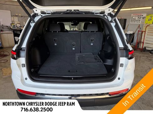 Used 2025 Jeep Grand Cherokee Laredo X w/ Luxury Tech Group I AWD/4WD image 30