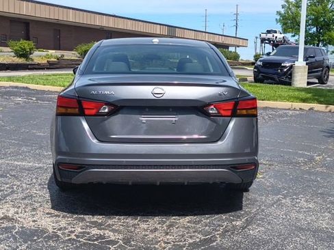 Used 2024 Nissan Altima 2.5 SV FWD image 3