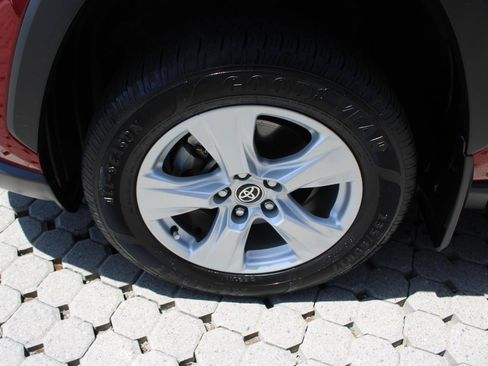 Used 2020 Toyota RAV4 LE w/ All Weather Liner Package AWD/4WD image 12