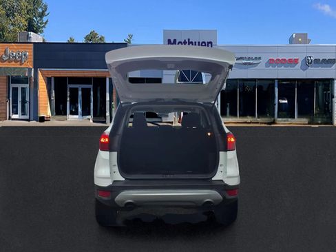 Used 2019 Ford Escape SE AWD/4WD image 9