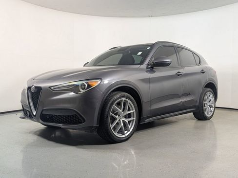 Used 2018 Alfa Romeo Stelvio Ti Sport AWD/4WD image 3