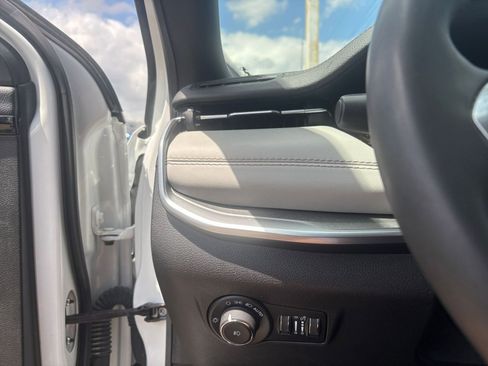 Used 2025 Jeep Compass Limited AWD/4WD image 33