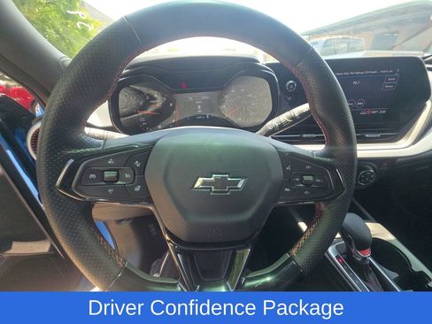 Used 2024 Chevrolet Trax RS w/ Sunroof Package FWD image 6
