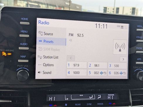 Used 2021 Toyota Sienna LE image 22