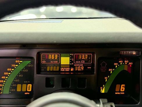 Used 1989 Chevrolet Corvette Coupe RWD image 11