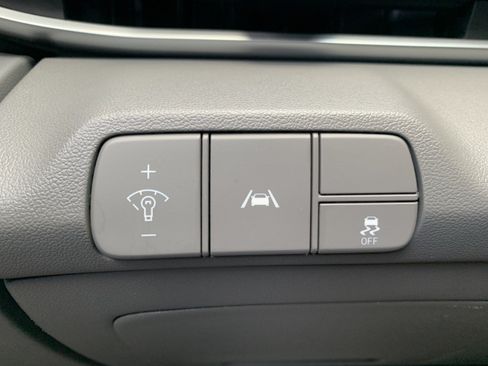 Used 2023 Hyundai Elantra SEL FWD image 12