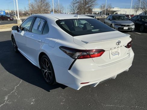 Used 2024 Toyota Camry SE image 7