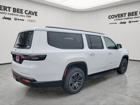 New 2026 Jeep Grand Wagoneer L image 9