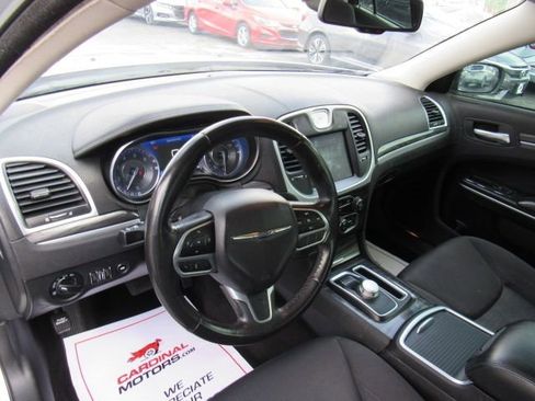 Used 2020 Chrysler 300 Touring w/ Sport Appearance Package image 8