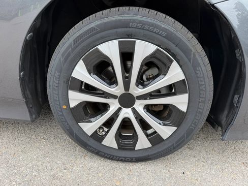 Used 2017 Toyota Prius Four w/ Carpet Mat Package FWD image 12