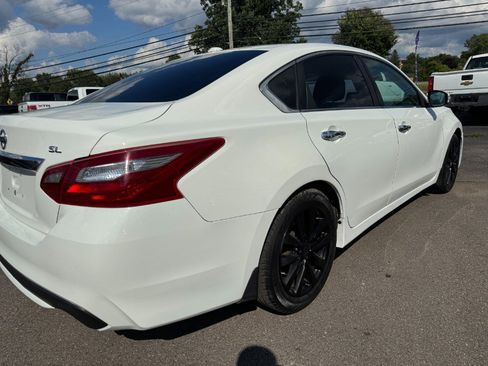 Used 2018 Nissan Altima 2.5 SL FWD image 11