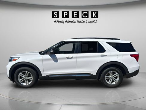 Used 2022 Ford Explorer XLT w/ Class IV Trailer Tow Package AWD/4WD image 2