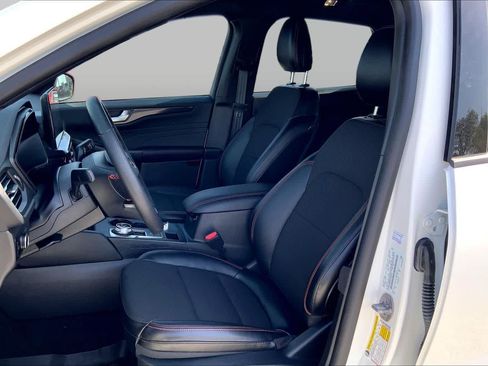 Used 2024 Ford Escape ST-Line w/ Tech Pack #1 FWD image 8