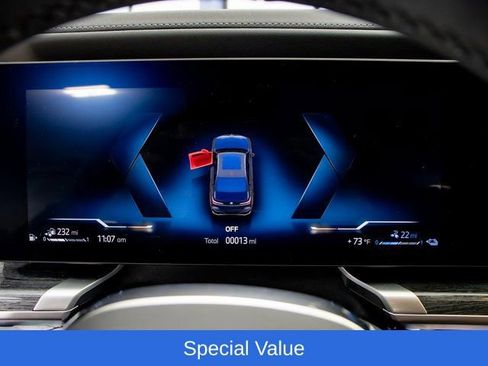 Used 2025 BMW 750e xDrive w/ Premium Package AWD/4WD image 18