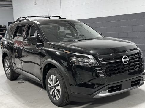 New 2026 Nissan Pathfinder SL AWD/4WD image 2