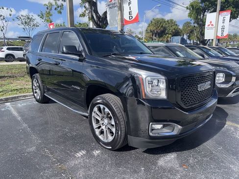 Used 2017 GMC Yukon SLT w/ Open Road Package image 3