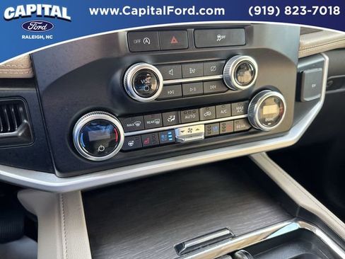 Certified 2024 Ford Expedition Limited image 29