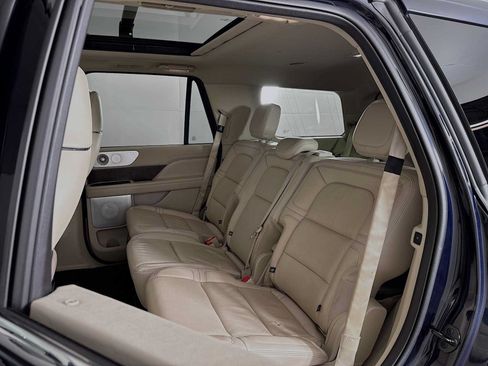 Used 2021 Lincoln Navigator Reserve w/ Luxury Package AWD/4WD image 22