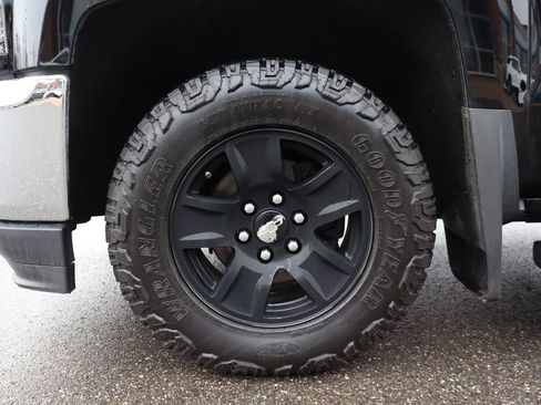 Used 2018 Chevrolet Silverado 1500 LT w/ All Star Edition image 24