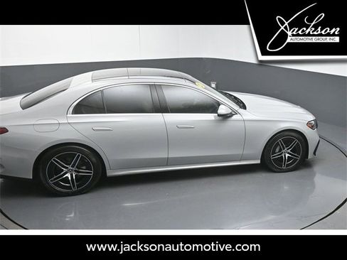 Used 2025 Mercedes-Benz E 350 Sedan image 49