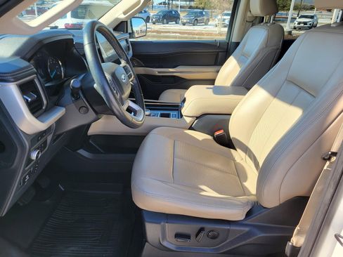 Used 2022 Ford Expedition Max XLT image 25