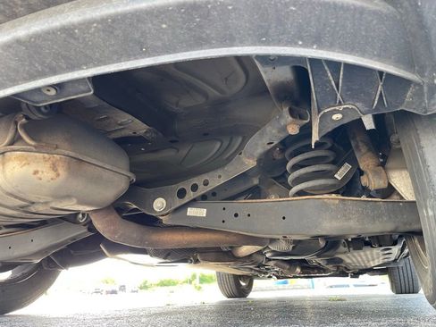 Used 2011 Volkswagen Tiguan S image 17