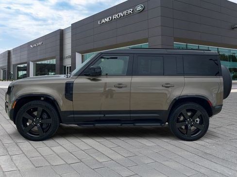 Used 2026 Land Rover Defender 110 X-Dynamic SE AWD/4WD image 2