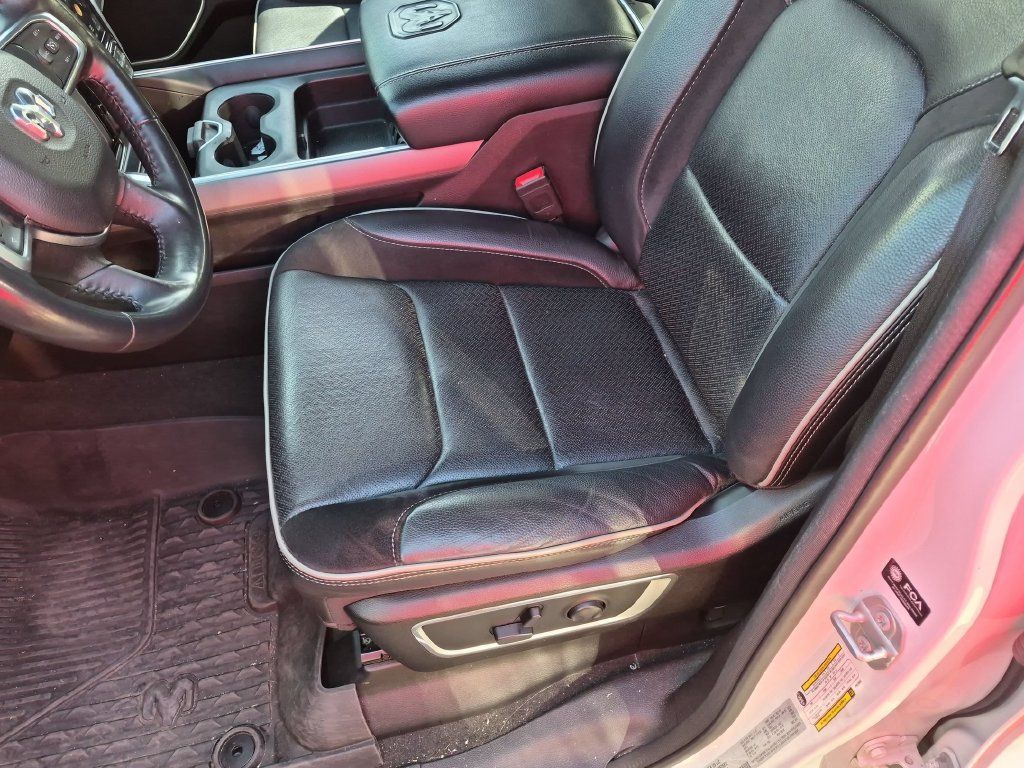 Used 2023 RAM 1500 Laramie AWD/4WD image 19