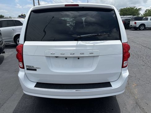 Used 2019 Dodge Grand Caravan SE w/ UConnect Hands-Free Group FWD image 7