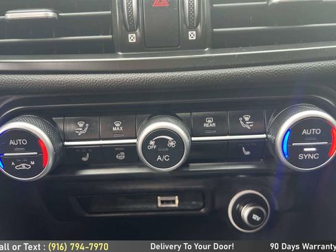 Used 2022 Alfa Romeo Giulia Ti image 23