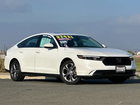 Used 2023 Honda Accord EX image 2