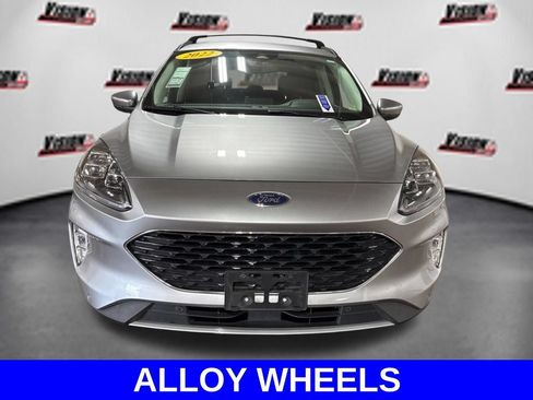 Used 2022 Ford Escape Titanium AWD/4WD image 2
